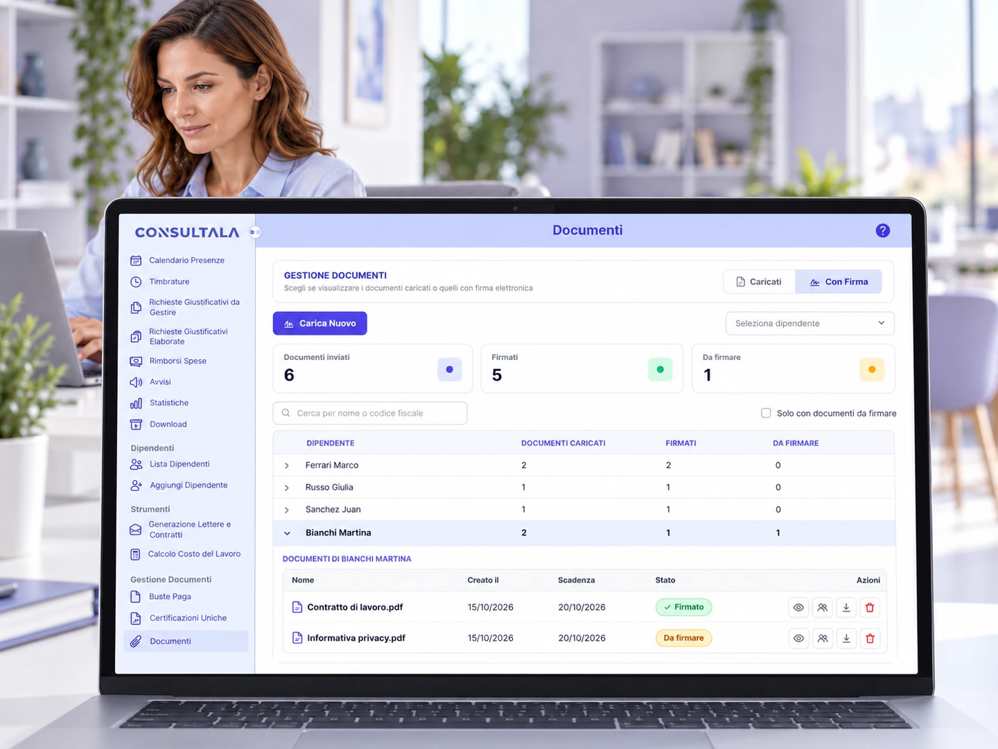 Dashboard del gestionale HR con il documento nello stato Firmato, accanto alla responsabile del personale.